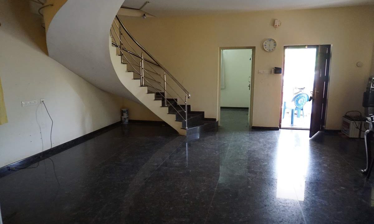 hallway-02